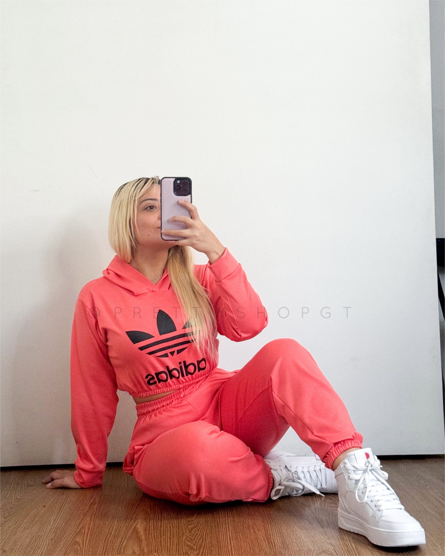 Jogger y Hoddie Adidas