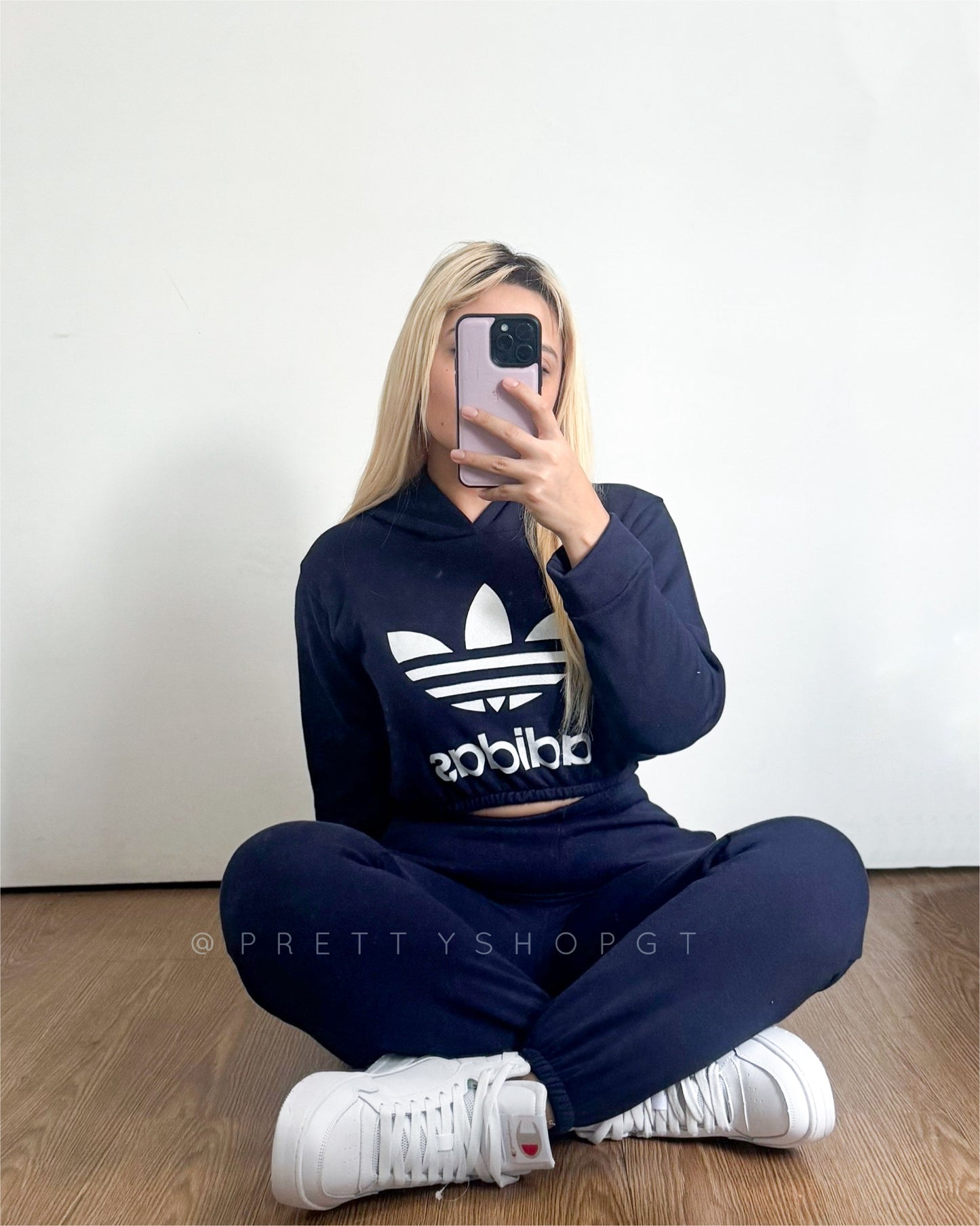 Jogger y Hoddie Adidas